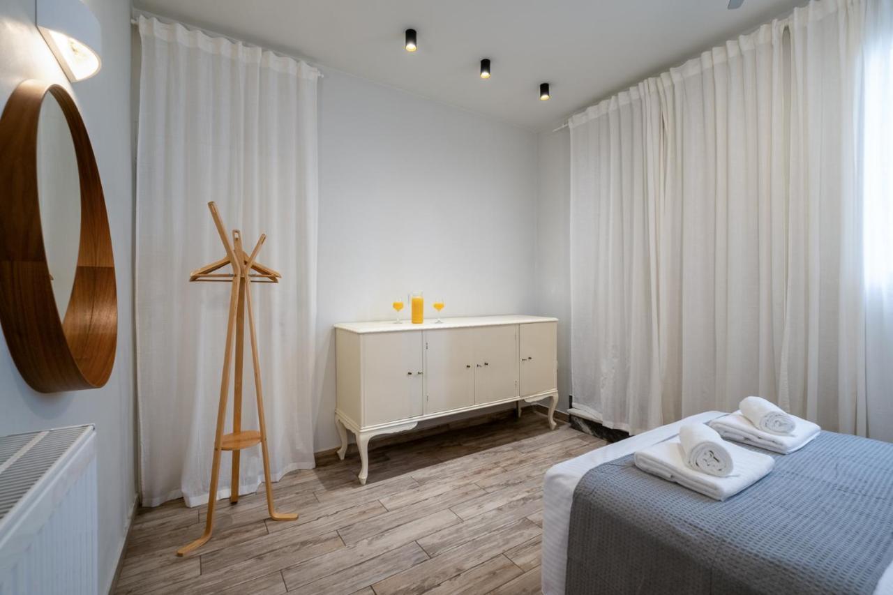 Central5 Boutique Apartments With Common Garden Next To Metro アテネ エクステリア 写真