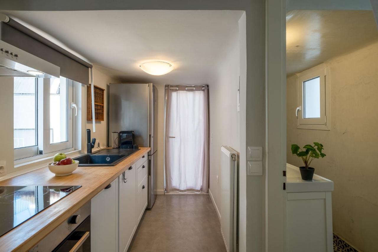 Central5 Boutique Apartments With Common Garden Next To Metro アテネ エクステリア 写真
