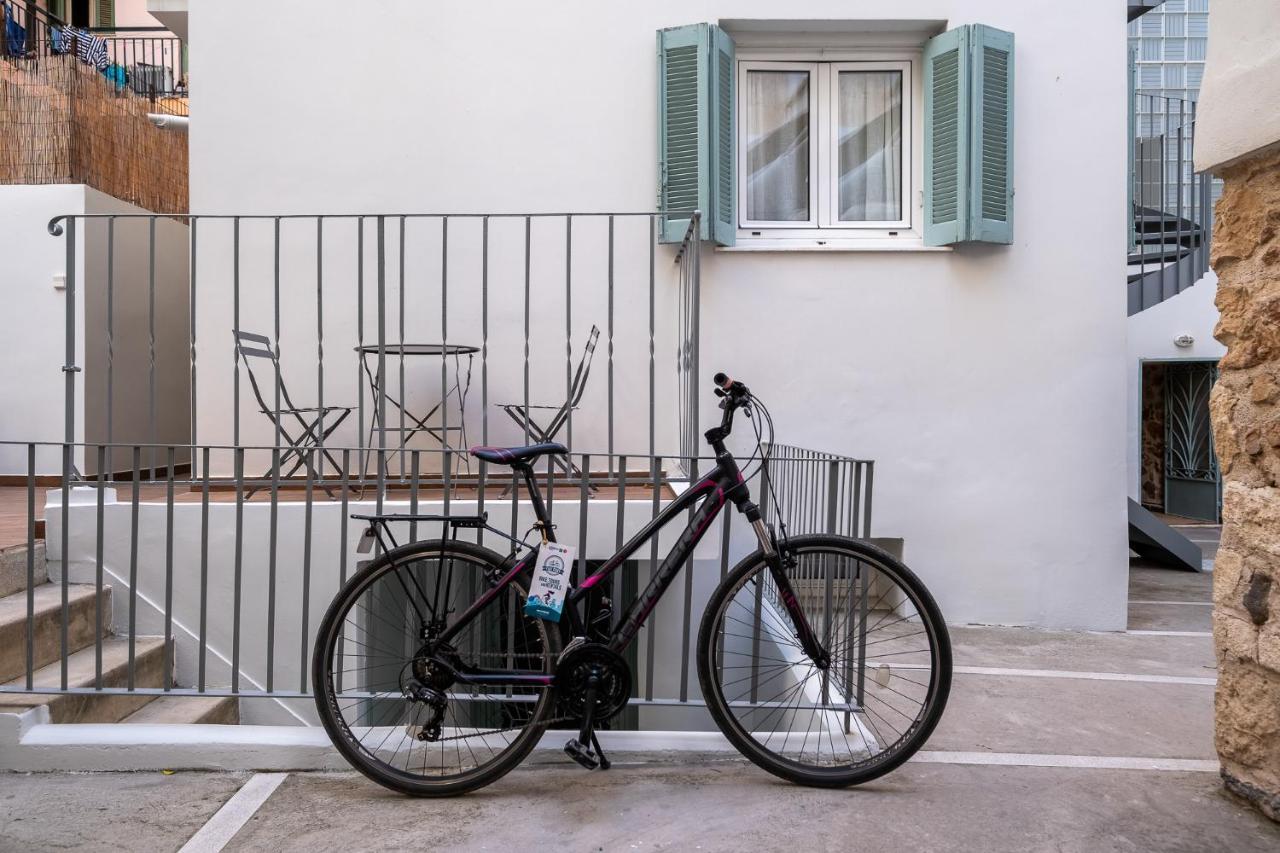 Central5 Boutique Apartments With Common Garden Next To Metro アテネ エクステリア 写真