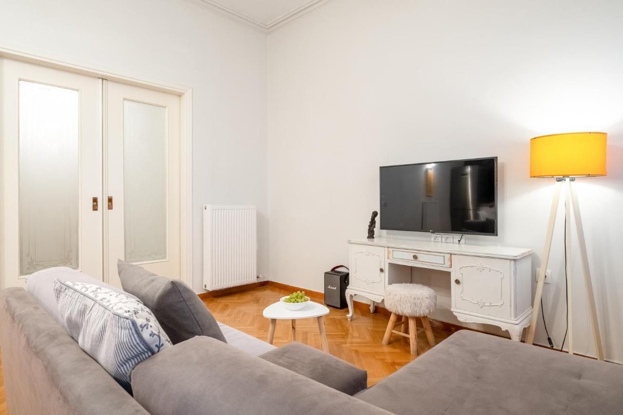 Central5 Boutique Apartments With Common Garden Next To Metro アテネ エクステリア 写真