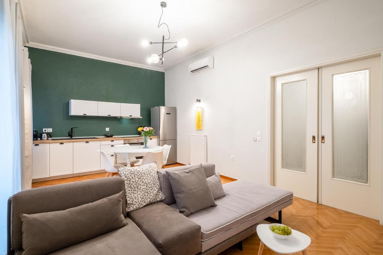 Central5 Boutique Apartments With Common Garden Next To Metro アテネ エクステリア 写真