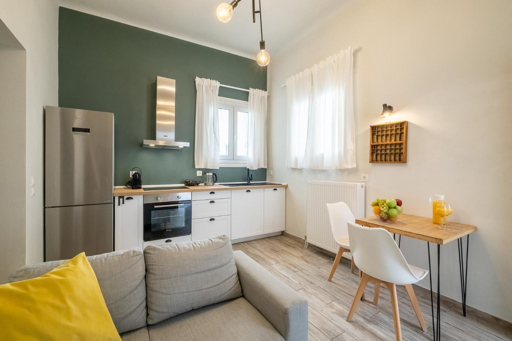 Central5 Boutique Apartments With Common Garden Next To Metro アテネ エクステリア 写真