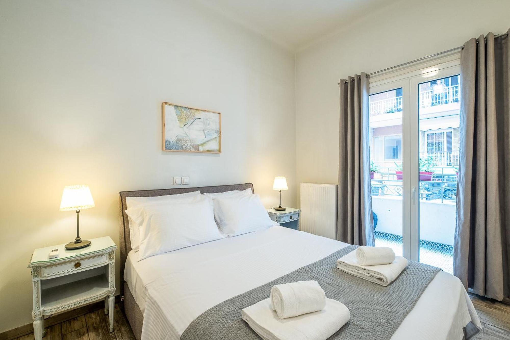 Central5 Boutique Apartments With Common Garden Next To Metro アテネ エクステリア 写真