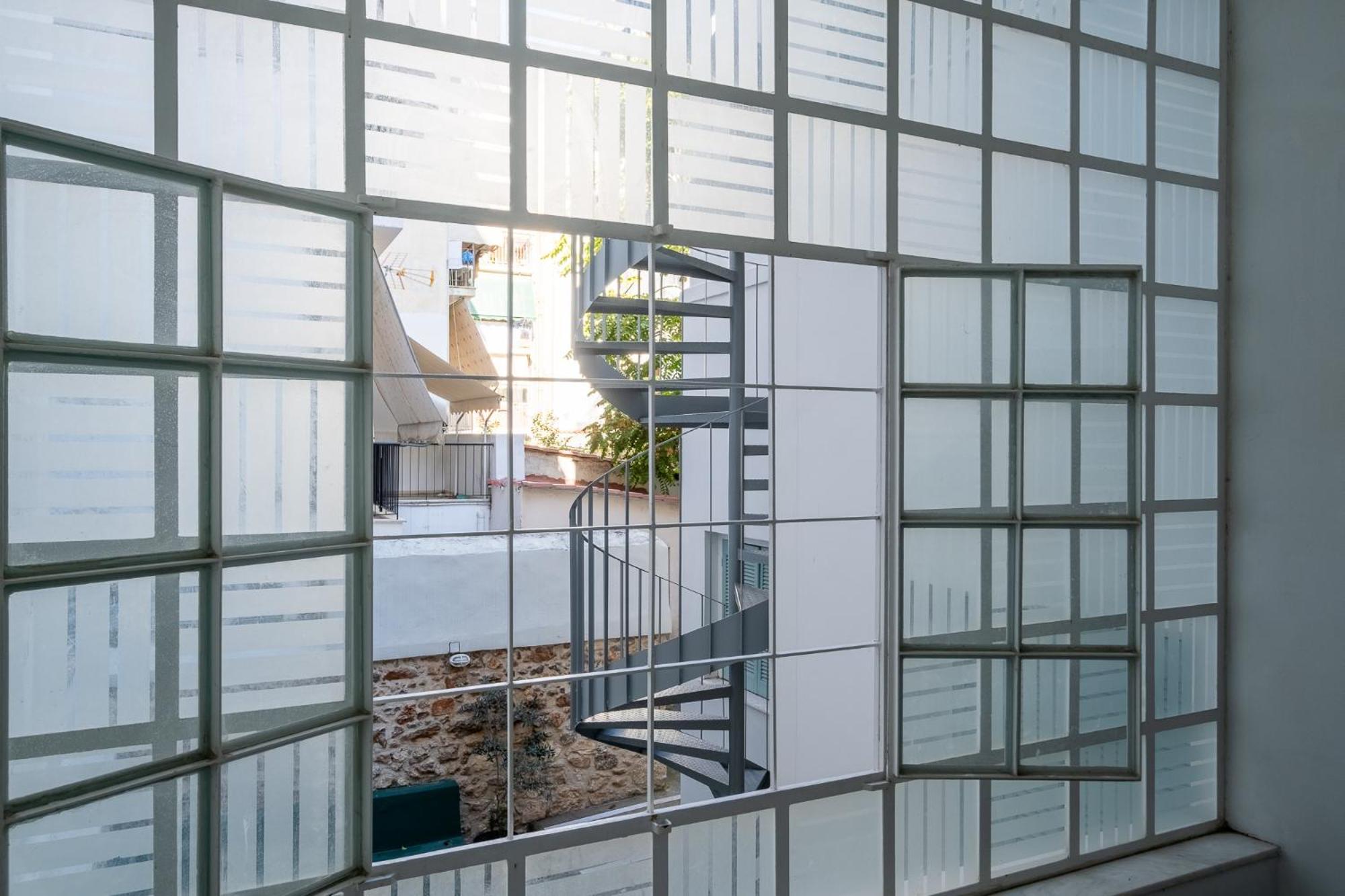 Central5 Boutique Apartments With Common Garden Next To Metro アテネ エクステリア 写真