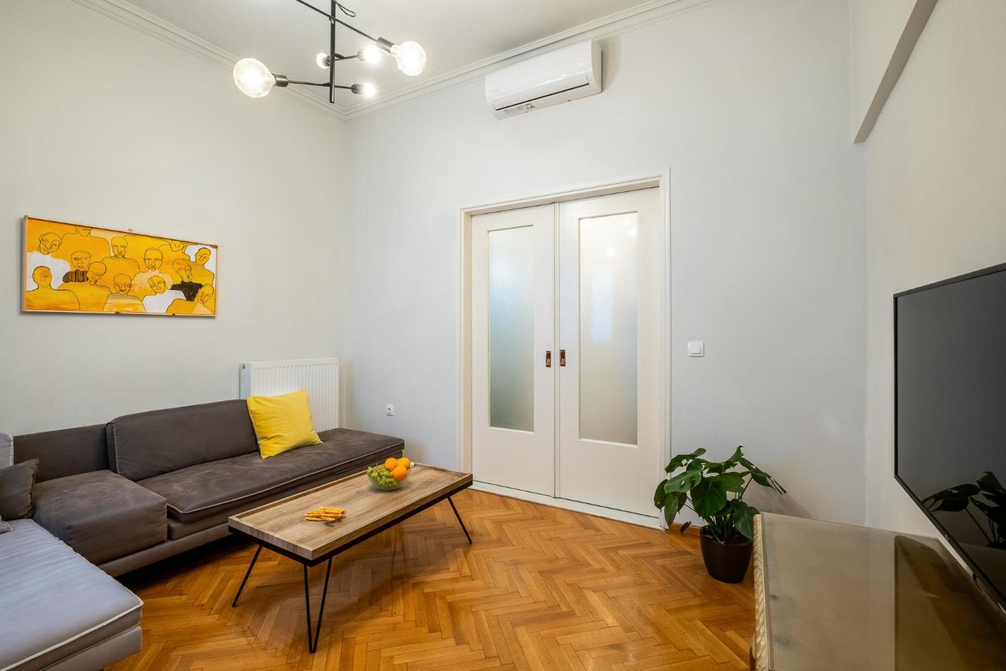 Central5 Boutique Apartments With Common Garden Next To Metro アテネ エクステリア 写真