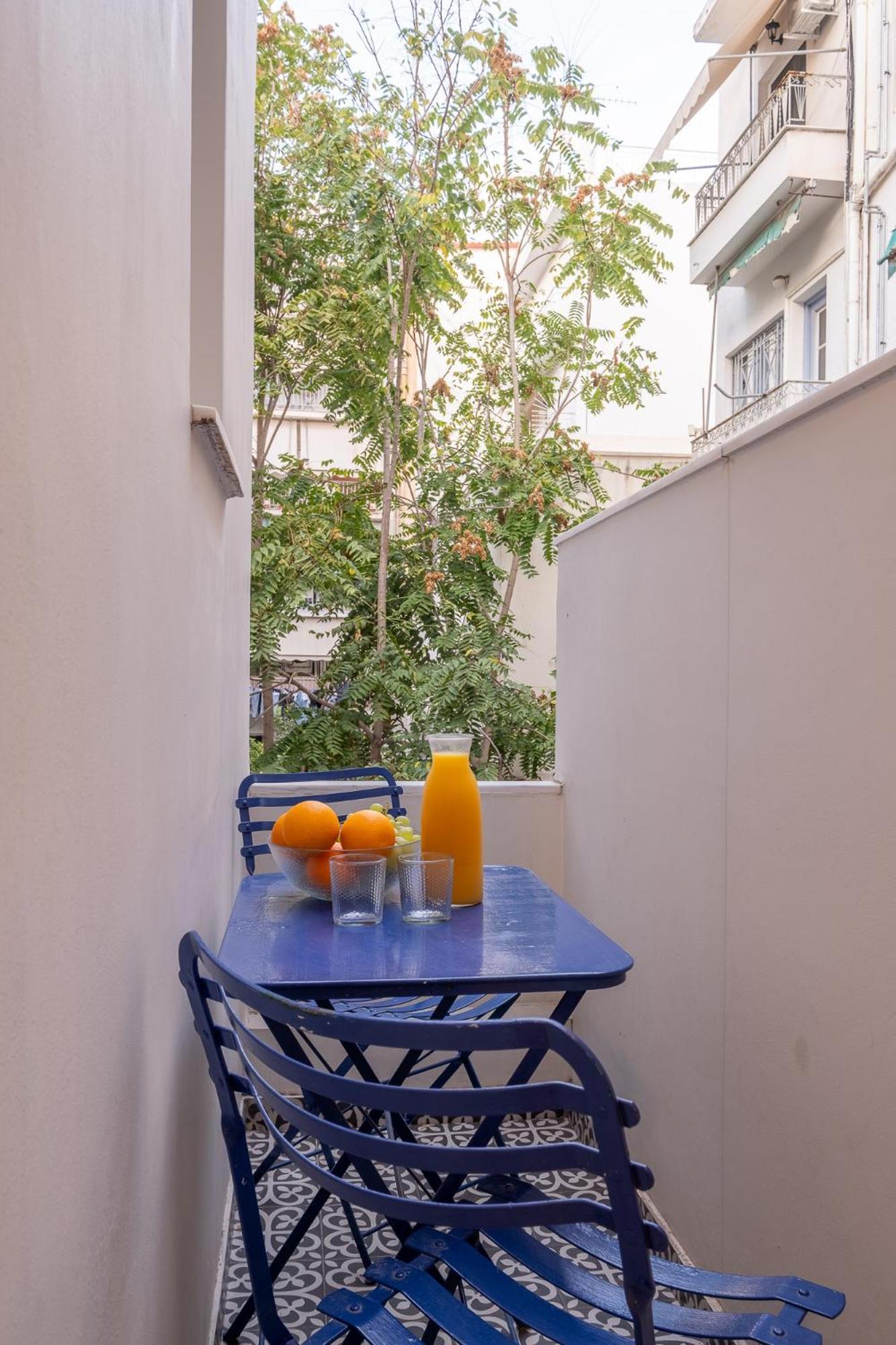 Central5 Boutique Apartments With Common Garden Next To Metro アテネ エクステリア 写真